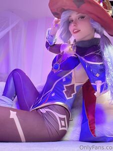 Belle Delphine Mona Cosplay Nackt Muschi Reitet Dildo Onlyfans Leaks Fotos