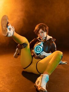 Alina Becker Cosplay Grande Bumbum e Seios Teaser Onlyfans Sets