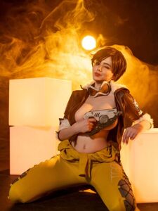 Alina Becker Cosplay Fianchi Grandi e Teaser di Seno Onlyfans Sets