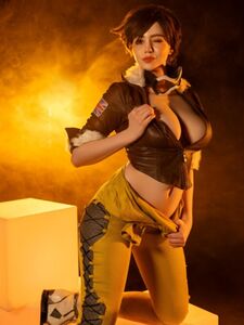 Alina Becker Cosplay Phat Ass et Teaser de Seins Onlyfans Sets