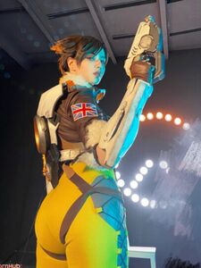 Alina Becker Cosplay Grande Bumbum e Seios Teaser Onlyfans Sets