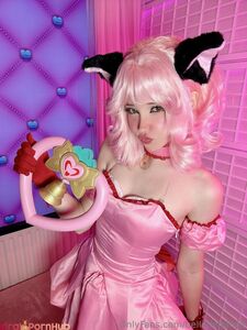 Belle Delphine Ichigo Momomiya Cosplay Espalhamento de vagina Álbum Onlyfans