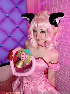 Belle Delphine Ichigo Momomiya Cosplay Espalhamento de vagina Álbum Onlyfans