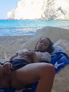 ハリ・デ・ロポ | ヨハリス・デ・ロポ 公共ビーチの写真