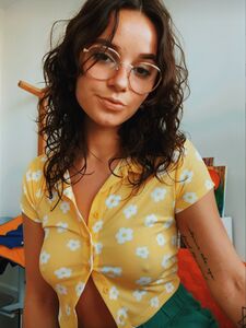 超级可爱的基尔托尼喜剧演员莱拉·英格尔斯，快去关注她，给她一些支持吧！