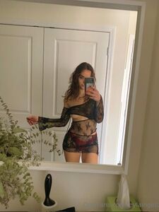 超级可爱的基尔托尼喜剧演员莱拉·英格尔斯，快去关注她，给她一些支持吧！