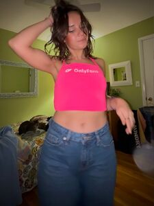 超级可爱的基尔托尼喜剧演员莱拉·英格尔斯，快去关注她，给她一些支持吧！