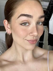 enfermeira franco-canadense Madison