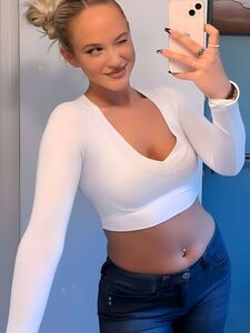 Blonde Canadian E-girl