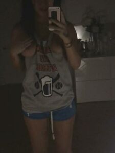 Asa Akira 裸体镜子自慰 Onlyfans 视频泄露