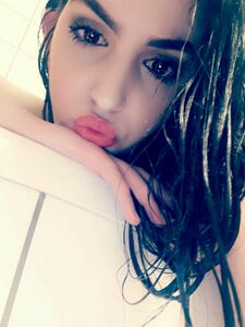Nudes filtrados de Adana en Snapchat