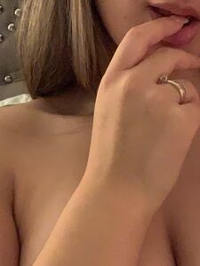 Rosaverte Onlyfans 最新裸体照片泄露