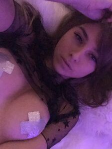 Fuites de la dernière photo nue de Moremolly sur Onlyfans