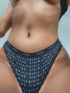 L'été brise les dernières fuites de photos nues d'Onlyfans