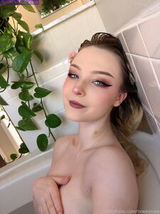 Fuites de la dernière photo nue de Sneesnaw sur Onlyfans