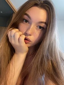ragazza affascinante esclusiva onlyfans nudi trapelati