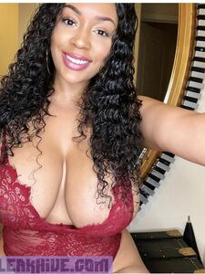 Creolebarbie 独家 OnlyFans 泄露的裸体