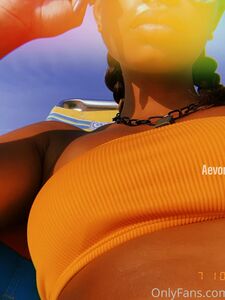 AevonVanessa exclusif OnlyFans nudes fuités