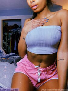 AevonVanessa exclusif OnlyFans nudes fuités