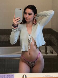 Sadkitkat独占OnlyFans流出ヌード