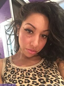 Anakaliyah exklusive OnlyFans geleakte Nacktbilder