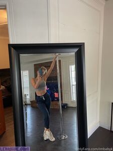 Aspen Ashleigh alias @imbabyk nus exclusifs OnlyFans divulgués