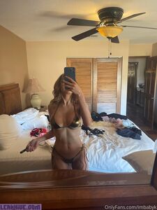 Aspen Ashleigh alias @imbabyk nus exclusifs OnlyFans divulgués