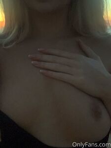 Nus exclusifs de Dasiy Philips sur OnlyFans fuités