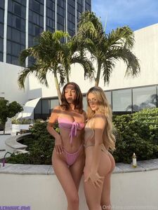 Esterbron esclusivo OnlyFans nudi trapelati
