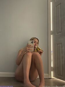 Esterbron esclusivo OnlyFans nudi trapelati