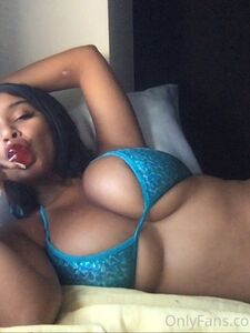 thumbalinaxxx exklusive onlyfans geleakte Nacktbilder