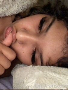 thumbalinaxxx exklusive onlyfans geleakte Nacktbilder