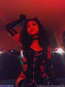 Nudes exclusifs d'OfficialAngelineX sur OnlyFans fuités