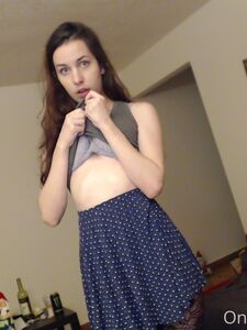 Aella Girl esclusivo OnlyFans nudi trapelati
